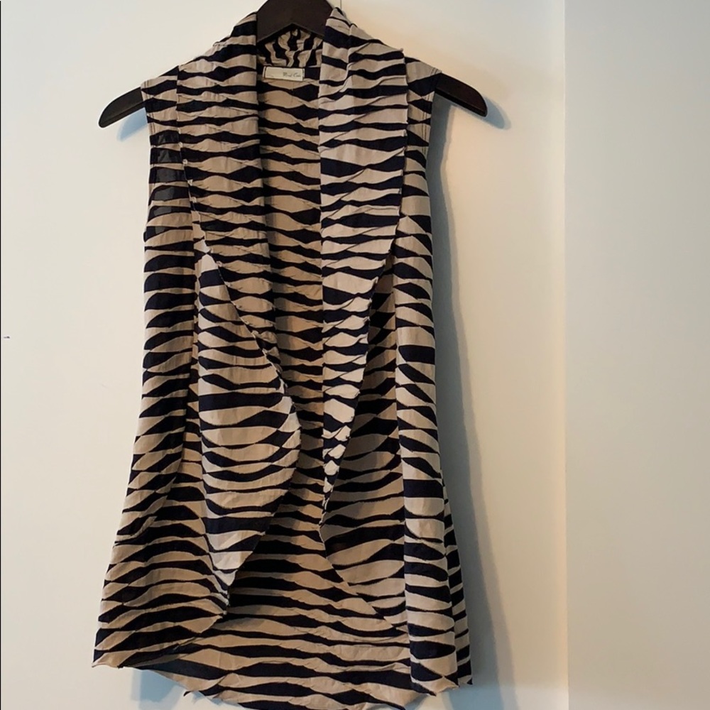 Vest - Picture 6 of 8